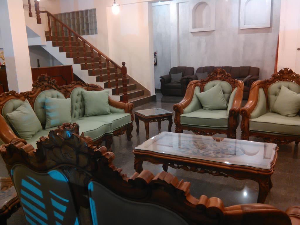 فندق Royal Hills نوفارا إيلِيا المظهر الخارجي الصورة