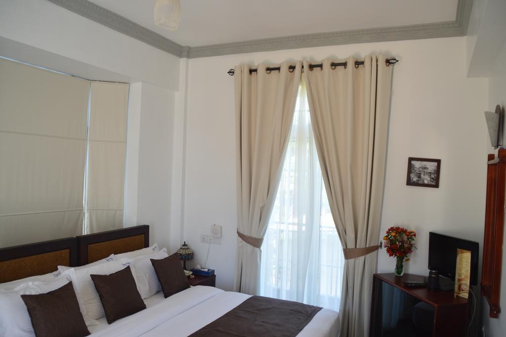 فندق Royal Hills نوفارا إيلِيا المظهر الخارجي الصورة