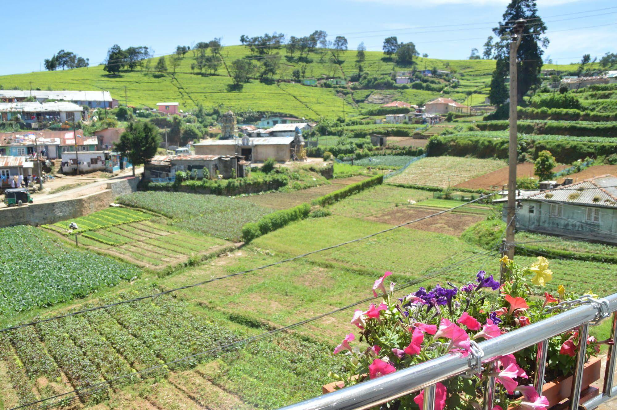 فندق Royal Hills نوفارا إيلِيا المظهر الخارجي الصورة
